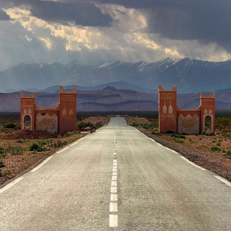 Ouarzazate city and kasbah at the edge of the Sahara